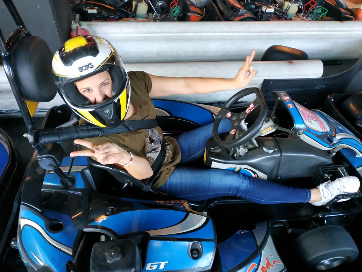 MyriamCarrel's tweet photo. Brum-Brummmmm!!! 🏎🏎🏎Rugiendo motores..... todos preparados en la parrilla.... 🚥 ¡¡Comienza la carrera del #NETTeam!!! #KartsNETT 🏆 Alex #TheWinner 👏🏻👏🏻👏🏻 #ComidaNETT https://t.co/Iadyl7LCaw