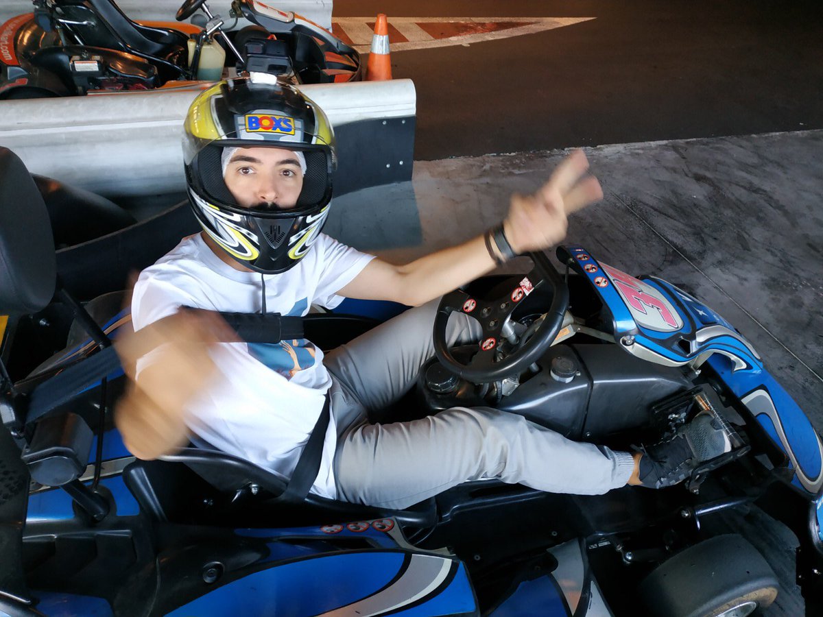 MyriamCarrel's tweet photo. Brum-Brummmmm!!! 🏎🏎🏎Rugiendo motores..... todos preparados en la parrilla.... 🚥 ¡¡Comienza la carrera del #NETTeam!!! #KartsNETT 🏆 Alex #TheWinner 👏🏻👏🏻👏🏻 #ComidaNETT https://t.co/Iadyl7LCaw