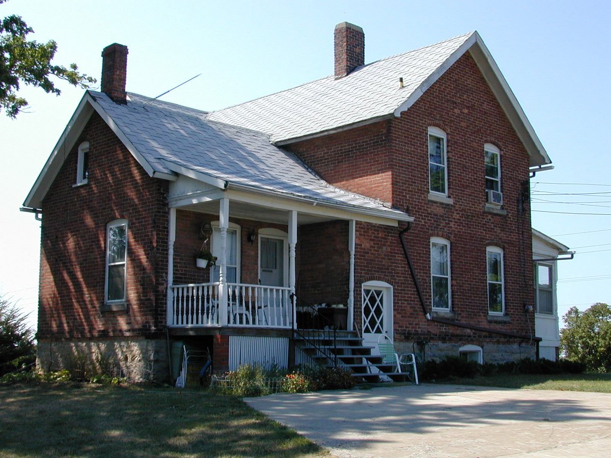 SoMediaLearnLab's tweet photo. 1901, the date the #farmhouse was built, in the walk-in attic. It's #forsale on Oct 14, all orig. woodwork &amp; wood floors high ceilings #farmhousestyle  farmhouse auction #Michigan https://t.co/wLiLkVhb7k #Michigan https://t.co/r1CXaXDLC2