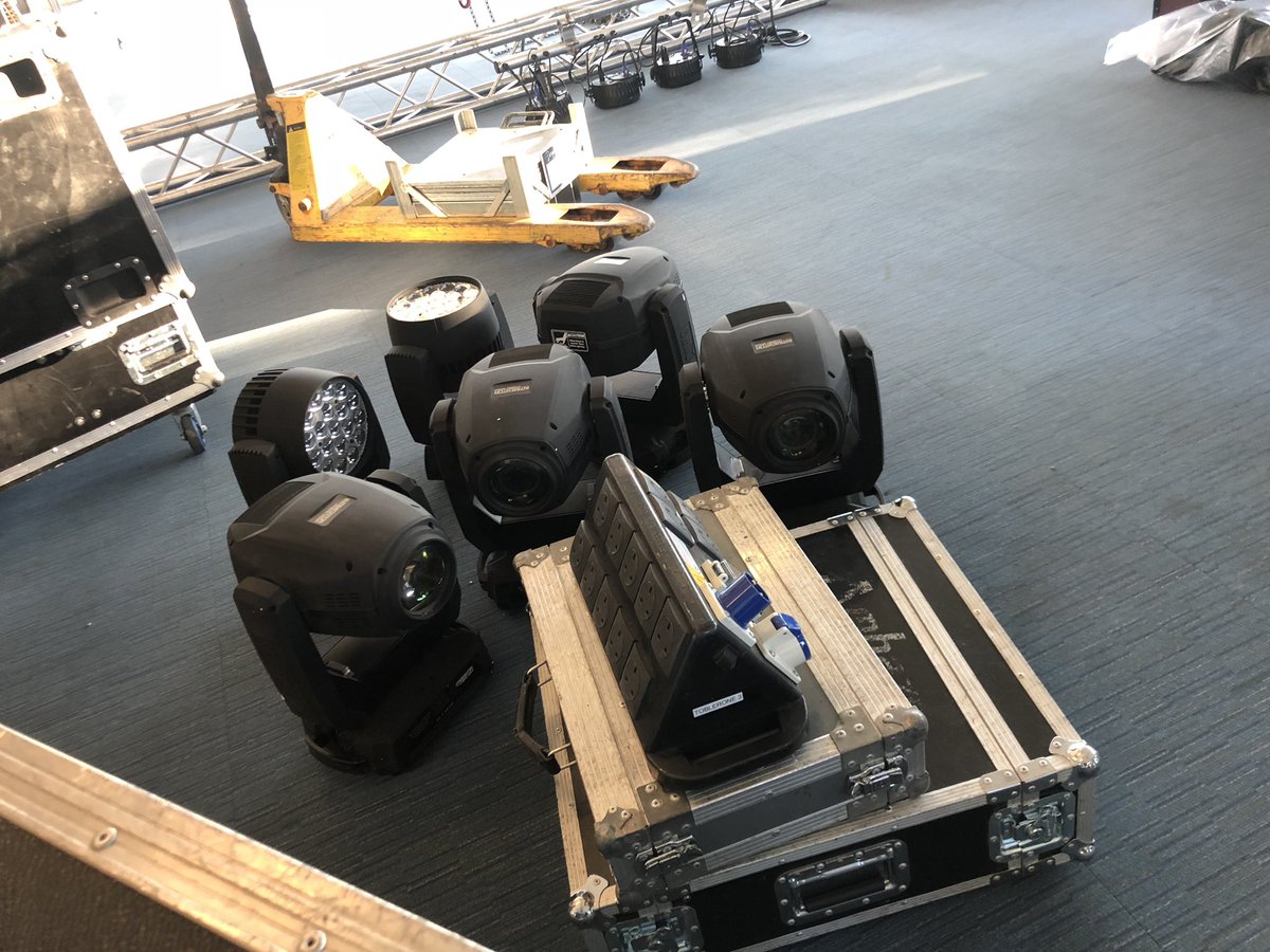 Did you know we’re open 7 days a week? Call us today on 0121 403 3158 or drop us a message if we can help with your next event ⭐️