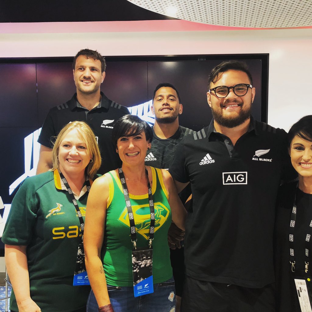 Privileged to have met these amazing rugby players before the Bokke beat them! Thanks <a href="/AIGinsurance/">AIG</a>! #allblacks