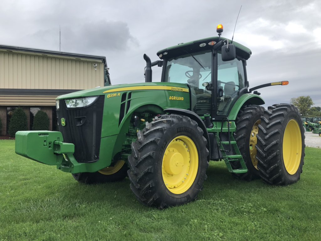 JD_TylerHatton's tweet photo. On consignment ! 2013 John Deere 8235R, IVT, Leather trim, Michelin rubber. ONLY 298 hours !!! Like new condition. No Trades. $215,000. #deeresighting #gooddeal #ontag @McGrails https://t.co/o2j6bjjMZz