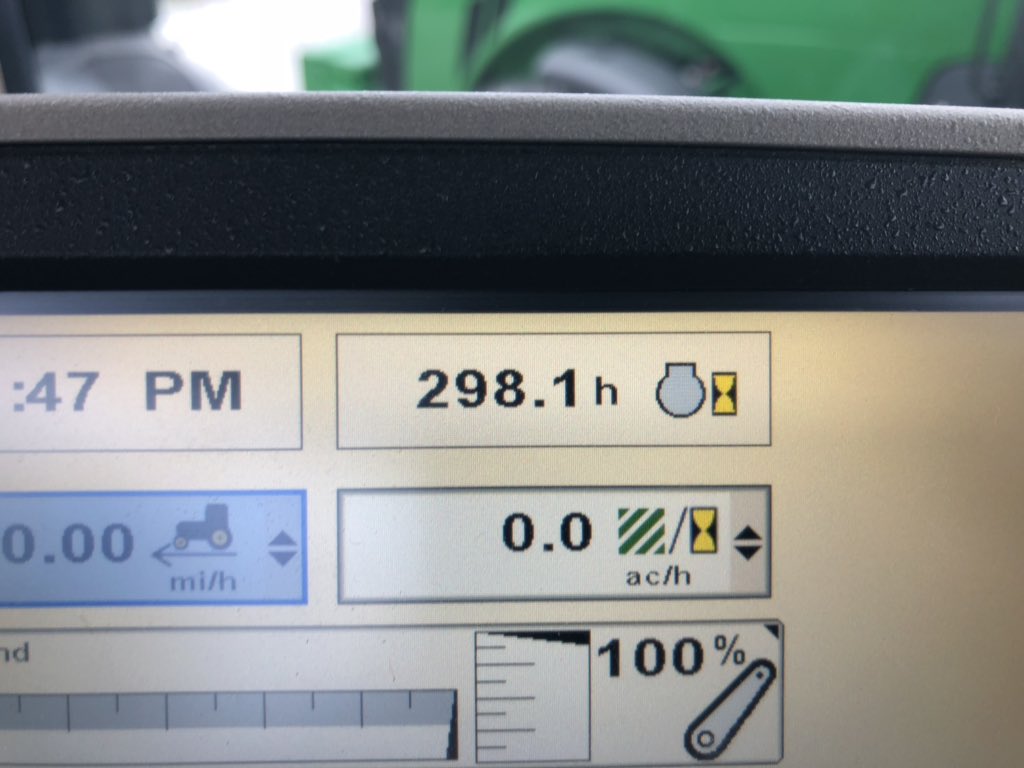 JD_TylerHatton's tweet photo. On consignment ! 2013 John Deere 8235R, IVT, Leather trim, Michelin rubber. ONLY 298 hours !!! Like new condition. No Trades. $215,000. #deeresighting #gooddeal #ontag @McGrails https://t.co/o2j6bjjMZz