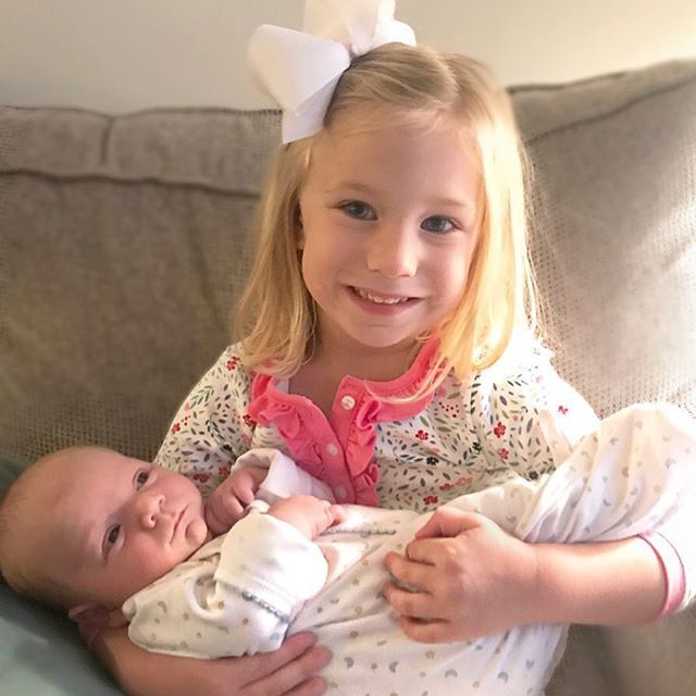 MHuebs's tweet photo. Every minute of the day- โCan I hold brother??โ โบ๏ธ Jackson sure does have a sweet and enthusiastic big sis- thank goodness he just goes with the flow (for now๐). #happybaby #happysister #ellisonelizabeth #jacksonchuebner https://t.co/cAurZu2uTC https://t.co/onBBYXhJjG