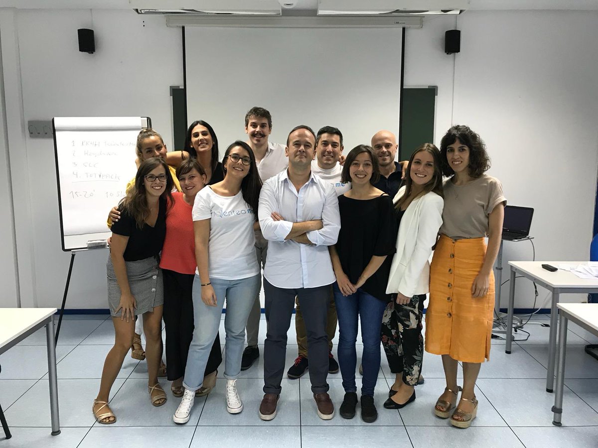 Fabianaco's tweet photo. Termina una #awesomica experiencia como coordinador de proyectos digitales con un equipazo de gente muy top. Todo lo mejor para est@s cracks! 👌Muy orgulloso 😘 #malaga @icemd @ESICMalaga #mdb #masterdigitalbusiness @ESICEducation https://t.co/DoFIqCt3be