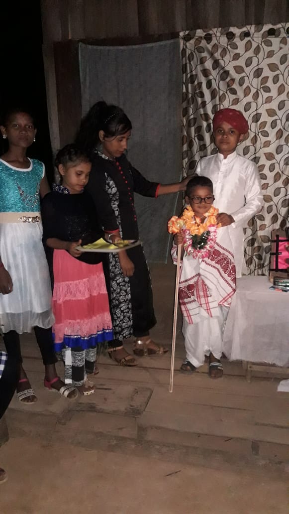 baharul08's tweet image. Feel Gandhi by living &amp;amp; bein on wat he believed &amp;amp; did 4 manknd. @HumanityNation celebrating #GandhiJayanti spreading the message of #Ahimsa, love for everything in #MotherNature and #SHS2018 .

Dear founder @sadikul08 &amp;amp; ceo @MohibulAhmed19 what a meaningful tribute to Gandhiji