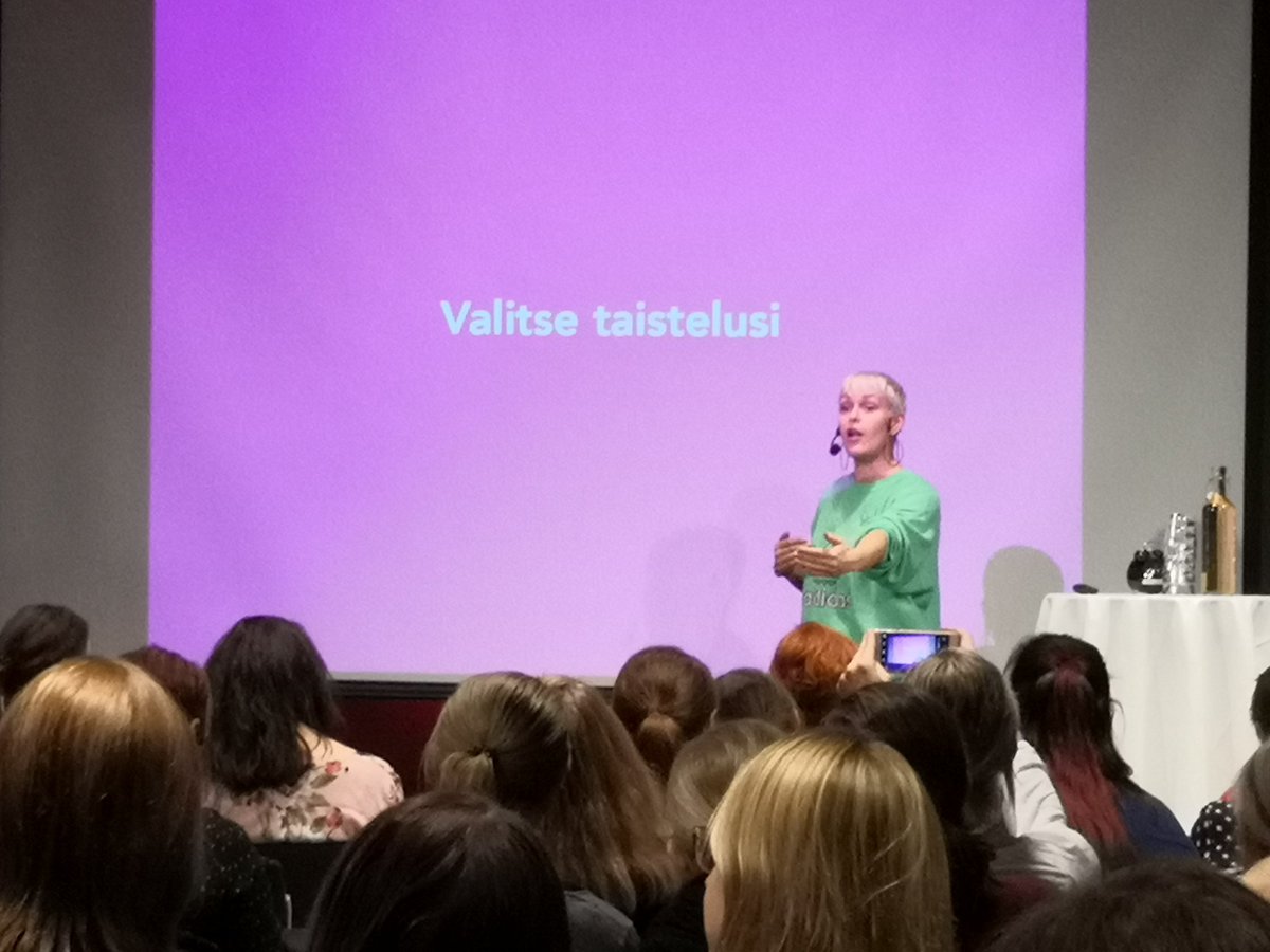 Jokaisella on sama määrä tunteja vuorokaudessa, valitse taistelusi! @JenniJanakka #mib #röyhkeyskoulu #worklikeamom #urajaperhe #rohkeuttapeliin @MiB_ry