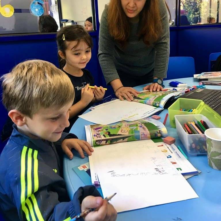 midletonschool's tweet photo. 🇬🇧¡Los sábados en inglés se pasan mejor! 🇬🇧
Aún quedan plazas libres en nuestro curso de sábados para alumnos de 5 años de 3° de Infantil, de 10 a 11:30h y de octubre a junio.
Precio: 50€/mes
¡Más info aquí! : info@midletonschool.com
#midletonschool #schoolofenglish #getafe https://t.co/hE4Zv22Njd