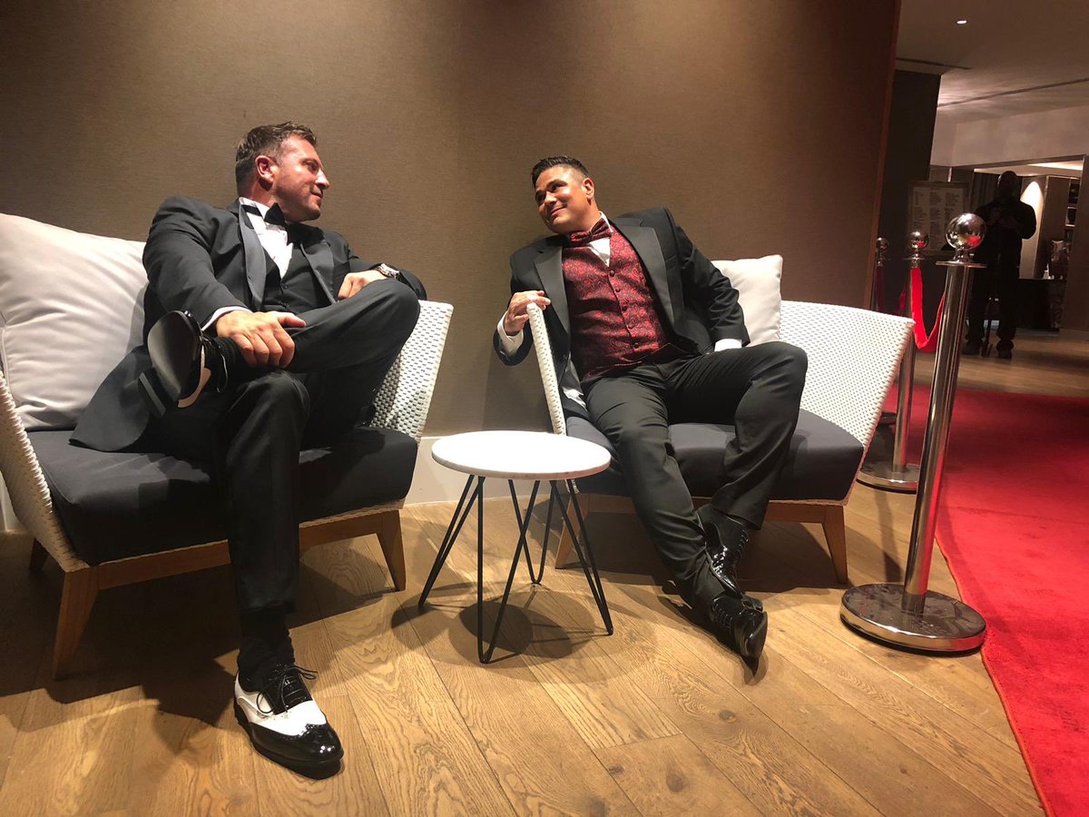 Good to see as always my great friend  @leroytreamici <a href="/treamici/">TRE AMICI OFFICIAL</a> last night at <a href="/Celeb_FC/">Celeb_FC</a> 5th birthday party.  Good luck tonight <a href="/thexfactor/">The X Factor</a> #6chairchallenge #robbiewilliams <a href="/robbiewilliams/">Robbie Williams</a> <a href="/simoncowell/">Simon Cowell</a> <a href="/annettejones7/">ANNETTE JONES</a>