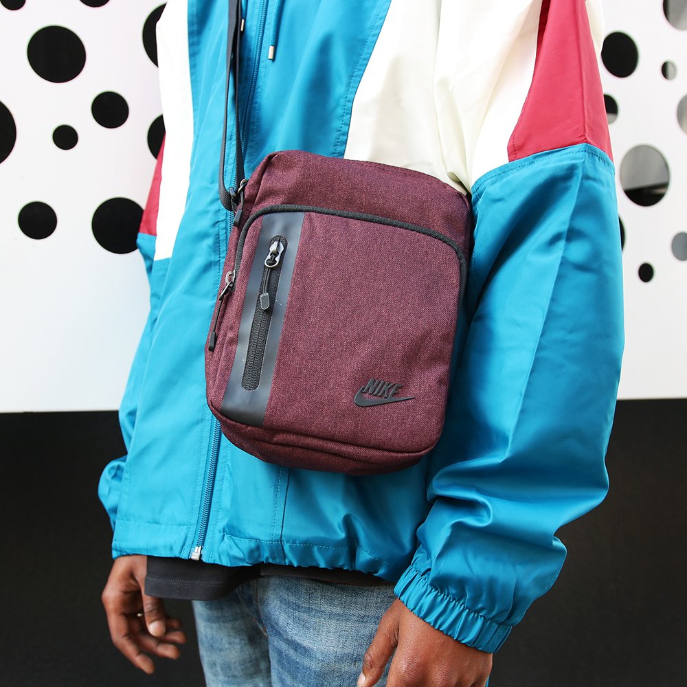 burgundy nike bag