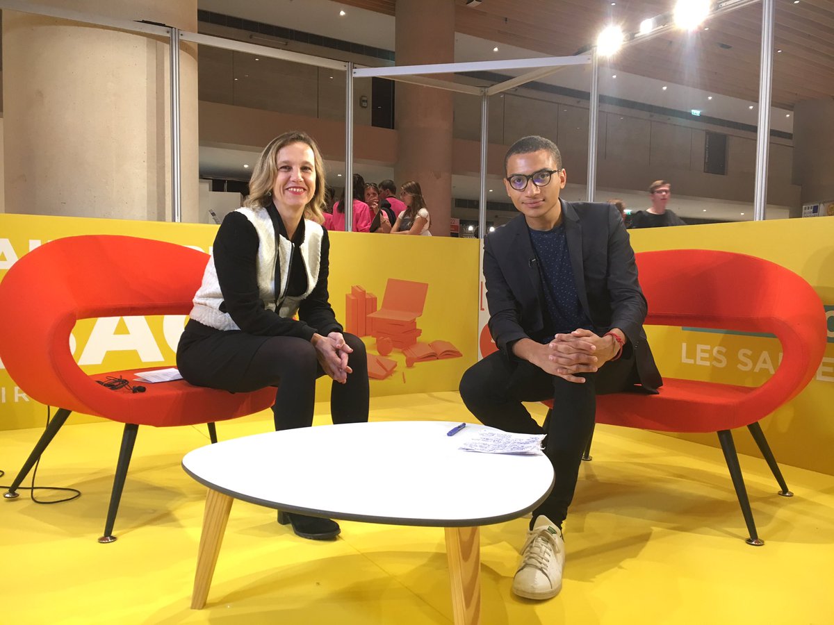 Figaro_Etudiant's tweet photo. Première interview en direct du salon #ROFE2018. @sophiedetarle & @ingenuingenieur vous parlent de #Parcoursup en Facebook Live 🙂 https://t.co/daLytiuGGJ