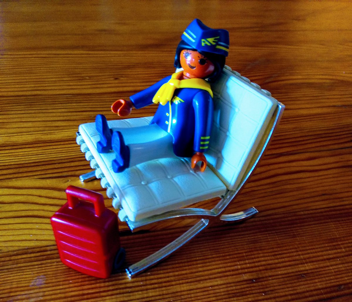 kristinajl's tweet image. Stylish #barcelonachair #miesvanderrohe #playmobil #clicks
