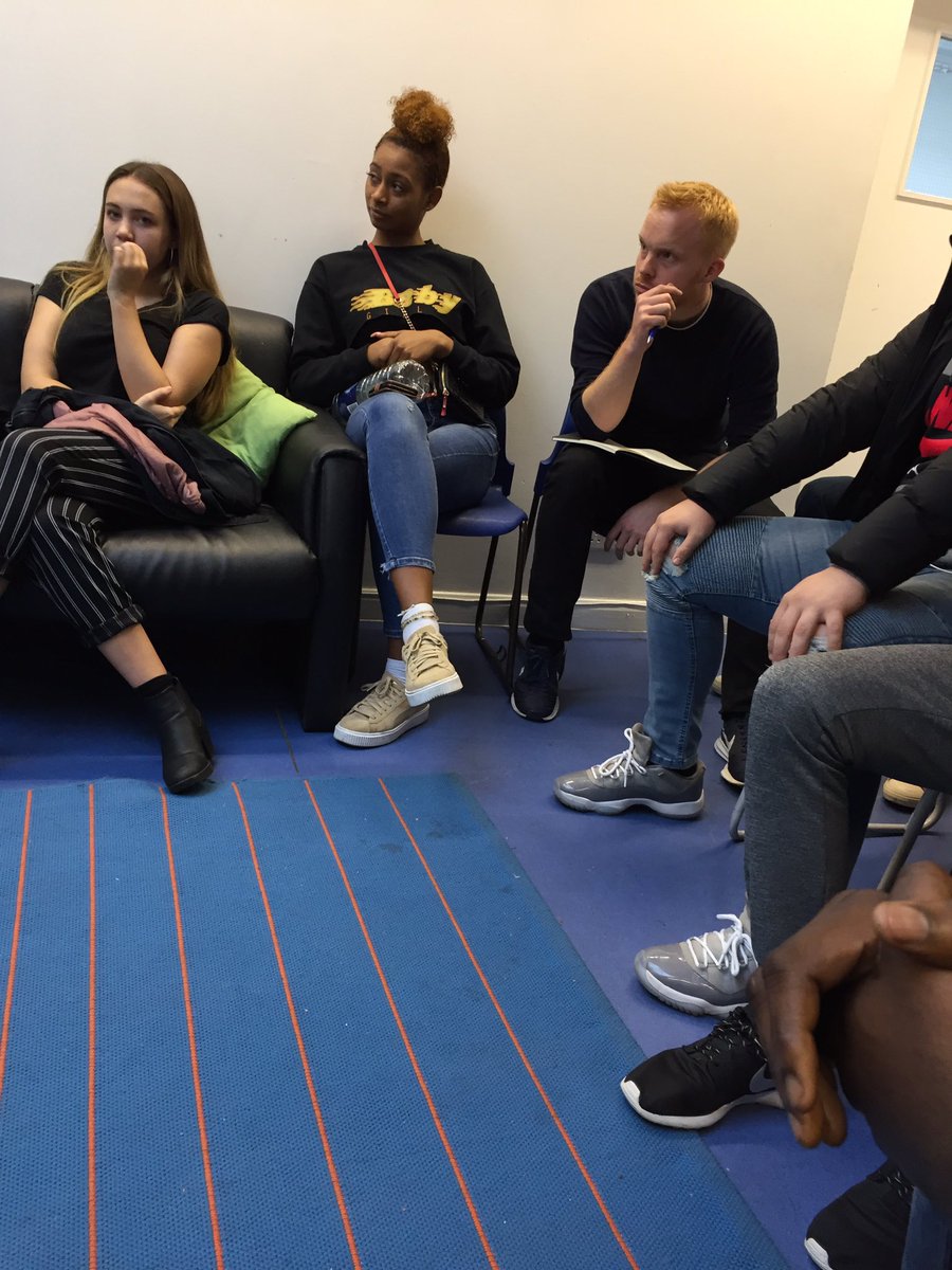 OneBigCommunity's tweet photo. In meeting at @HackneyQuest with @rydermc and passionate youth workers and young people “We are desperate to see friendly police officers on street who we can relate to and depend on” “We only see police now when they aggressively jump out of bully vans” - Young person #LondonVRU https://t.co/LPRpltrovh
