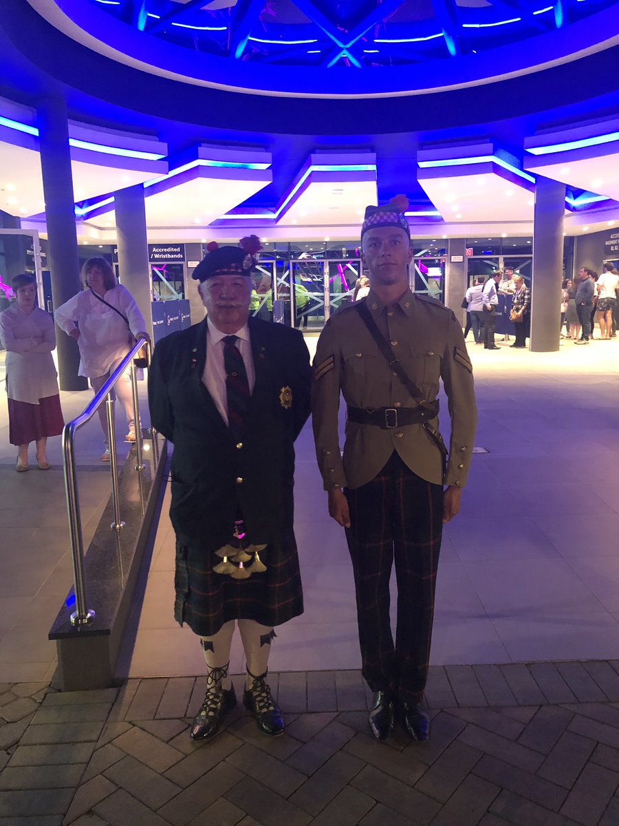 uityourhead's tweet photo. @KingEdVIISchool Drum major at the final dress rehearsal with retierd SGM T.Wright of the Transvaal Scottish and master in charge of the band @matddale https://t.co/ai17VVwH3c
