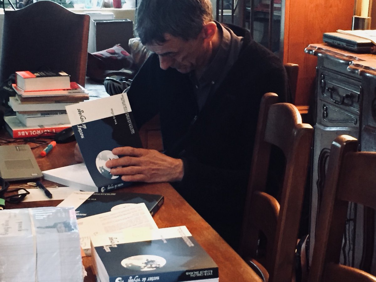 OliviaChaloin's tweet image. Ça travaille dur !
Les premières commandes partent !
Merci à vous !
#Nectardevoyage
#LaBD !
😀