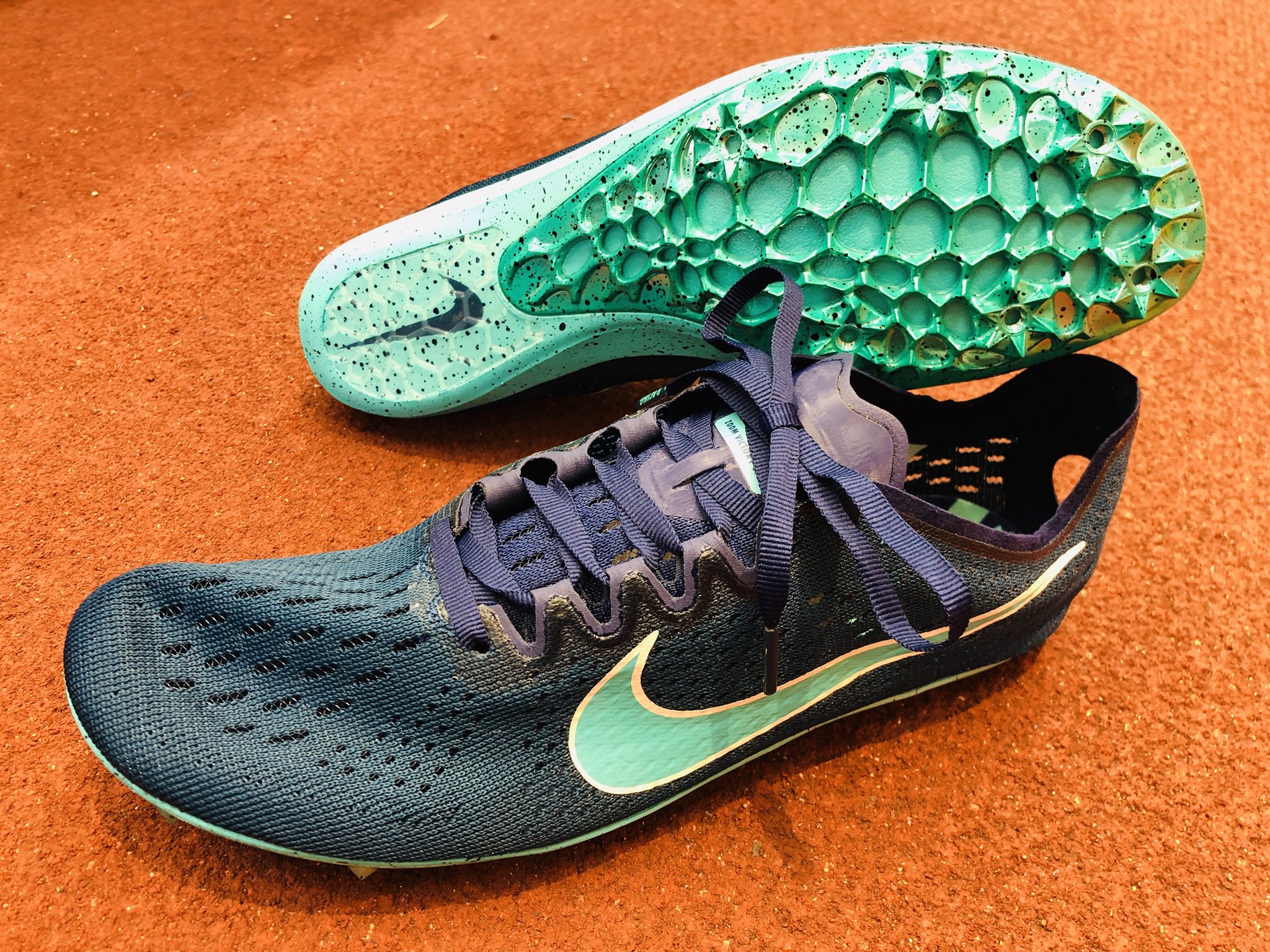 ステップスポーツ福岡店 Nike New ズームヴィクトリーエリート ヴィクトリーエリートも 新色入荷です お待たせいたしました