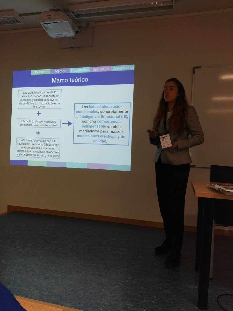 iarmadans's tweet photo. Presentación en el Congreso psicología social #Sceps18 por parte de Marta Herrero titulada ™el grado de habilidad socioemocional de los mediadores de conflictos", resultados muy sugerentes @herrerohoces, https://t.co/8CIKXhlk1q