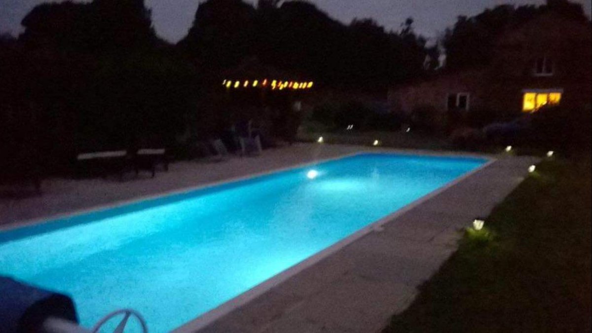 PoolBuildings's tweet image. #bespokeswimmingpool
#customonepiecepools
#swimmingpoolsales #gardenpools

We can Custom produce our pools to most sizes. This was a clients in oxfordshire