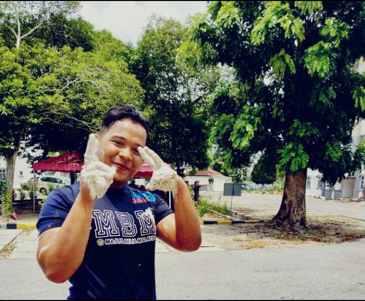 QiehaMiss's tweet photo. So cute awak😘 https://t.co/8YiPgehUDC
