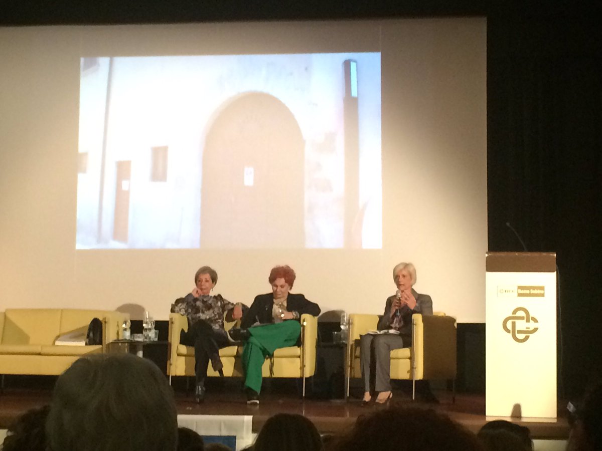elyl's tweet photo. Maria Rita Parsi, presentata da @Cibbi61 , interviene alla Convention dell'Associazione iDEE, donne del credito cooperativo  #iDEE2018 #convention #creditocooperativo @GiovaniSociBcc @TFiordelisi @porrounum https://t.co/yUFzs8uDkY