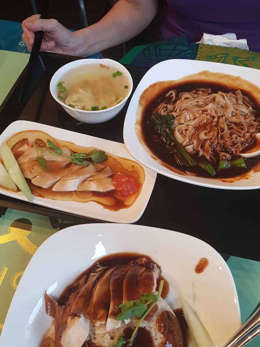 yazbanz's tweet photo. #OurDinner https://t.co/BpIKiy7V2R