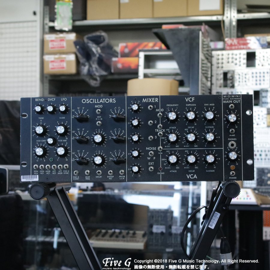 FiveGmusicTechn's tweet image. 【新着ヴィンテージ/中古商品情報！】Studio Electronics MidiMini 5G Mod入荷！Minimoogの中身をそっくり4Uラックに収めてMIDI機能を搭載！3VCO、専用LFO、オシレーターシンク、マルチトリガー切り替えスイッチ搭載など、至れり尽くせりです。#StudioElectronics #miniMoog fiveg.net/?pid=135776220
