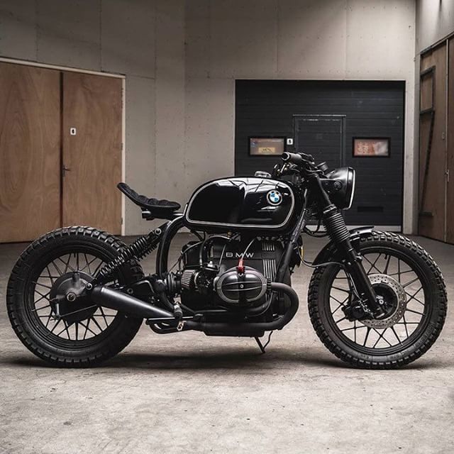 KoolStu2f's tweet image. BMW. La Base.⠀
(#Repost : @hiconsumption)⠀
⠀
#koolstuff #kool #BMW #moto #caferacerclub #r80 #bmw #croig #makelifearide #caferacer #vintagemotorcycle #caferacerporn #caferacerxxx #caferacerworld #bikeporn #garagebuilt #motorcycles #motorbike #customm… ift.tt/2IHMUDC