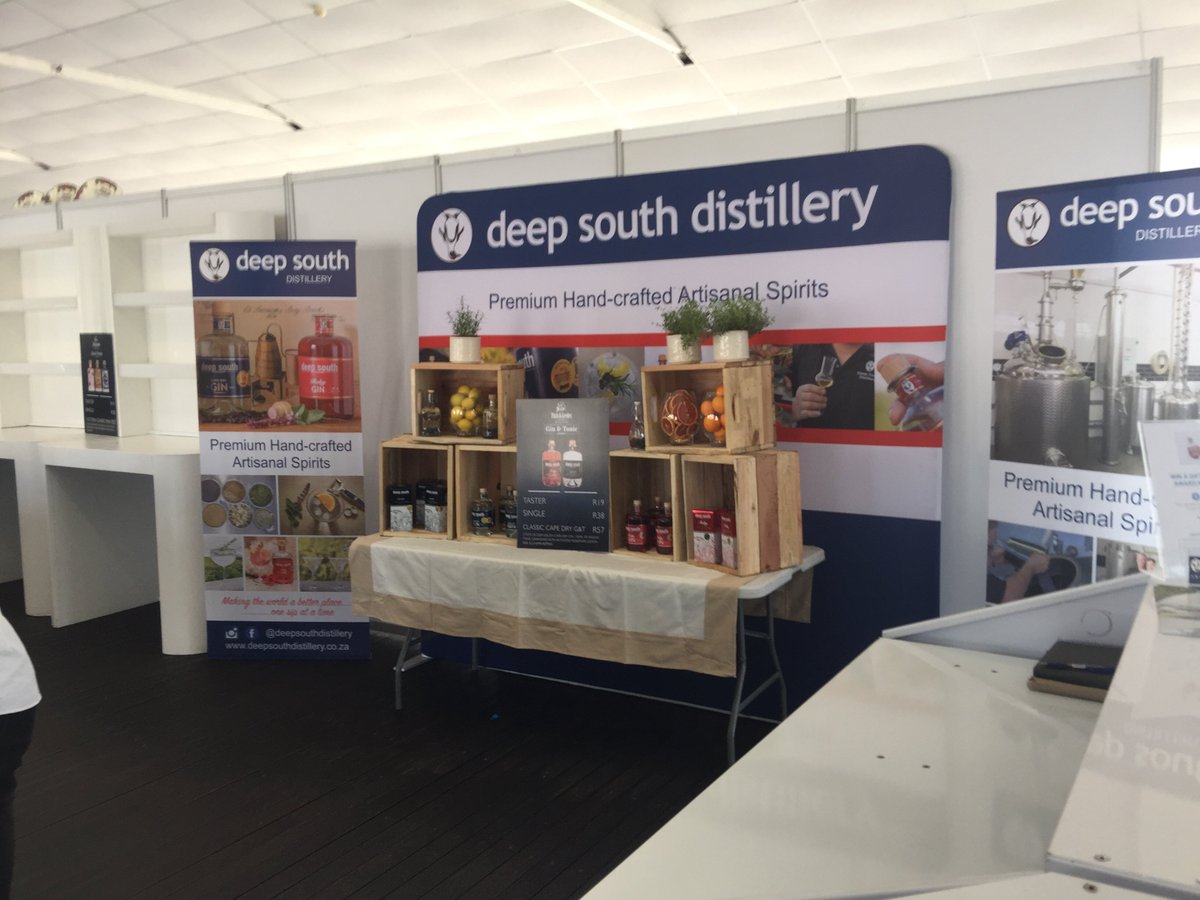 All ready for thirsty #ginlovers at the Fitch and Leedes Gin and tonic festival.  Going to be a lovely hot day to serve ice cold #craftgin!