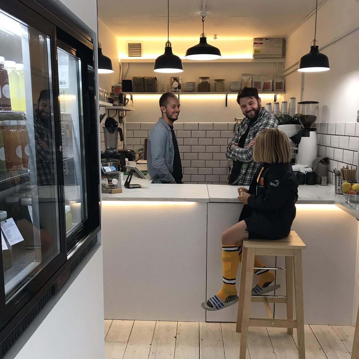 juiceboxatcargo's tweet photo. Team @mobiusworksltd in for juices this morning 💥💪🏼❤️ @WappingWharfBS1 @Bigsymind #juicefam #coldpressed #unit3 https://t.co/DWvpIR5k2T