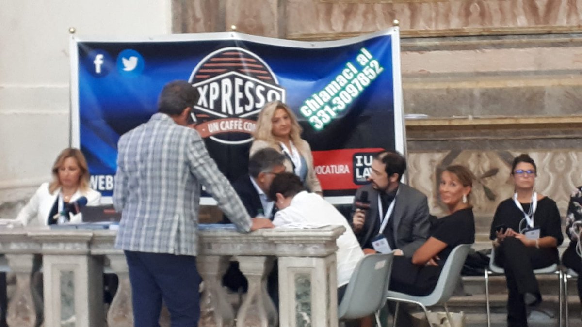 Avv_E_Ferraro's tweet photo. E anche oggi abbiamo fatto il nostro dovere...
#CongressoNazionaleForense
#Catania2018 https://t.co/T2XwpKookc