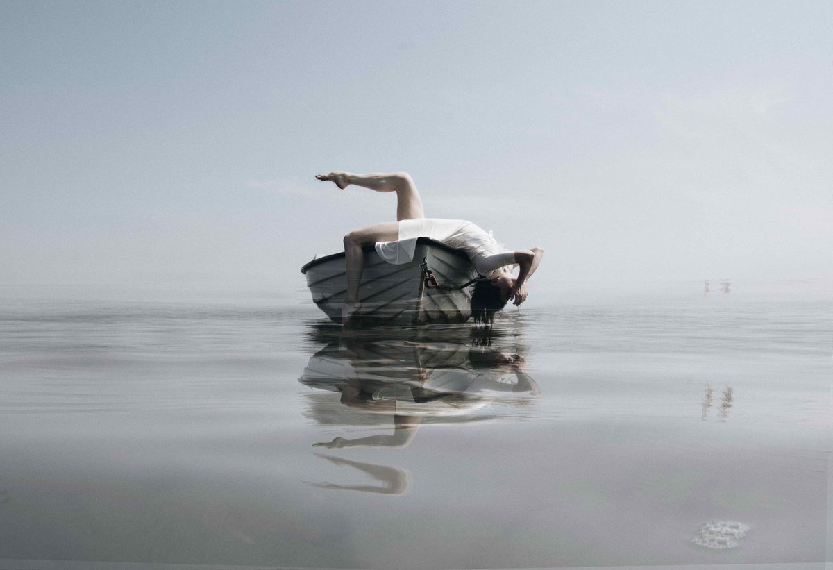 FjordReview's tweet photo. New dance film: Skeleton Song by @AnaSilveraMusic as part of her song-cycle Oracles deals with loss and grief. Co-directed and costumes by @DesignedbyAlice 
https://t.co/4U1os2I94p 
#Oracles #SkeletonSong https://t.co/HqIRb9PmQ5