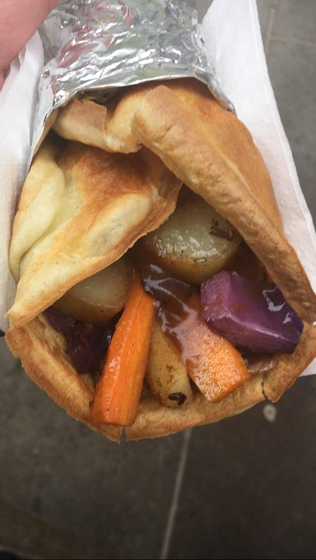 GourmetWraps's tweet photo. Roast Beef ( or chicken),
Stuffing? Roast potatoes? You betcha
Orangy Carrots and Honeyed Parsnips? Absolutely 
Red Cabbage? Indeedy 
Horseradish? Yeah
Thick gravy? Of course

All in a Yorkshire pudding wrap? What else? (Baguette if you fancy)

#colchester #colchestermarket https://t.co/FHQEcf2zgv
