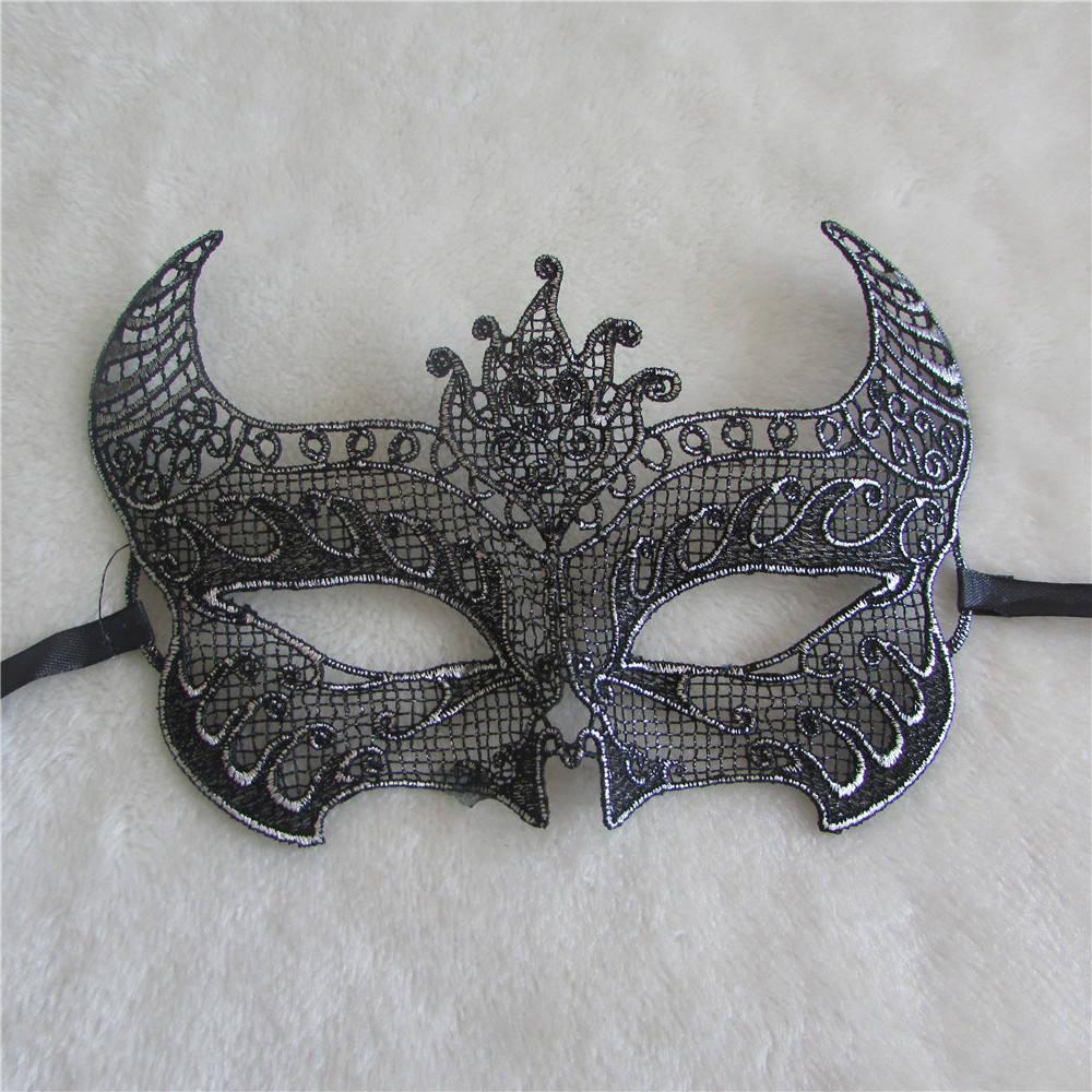 TaymeeLifeStyle's tweet photo. Guys! Halloween is coming up! Why not include this gorgeous silver masquerade/Halloween mask as part of your Halloween costume! This soft mask comes with a satin ribbon tie to go around the head which makes this mask super comfortable and adjustable https://t.co/r5TuLtgmyx https://t.co/9RKqn4Bey0
