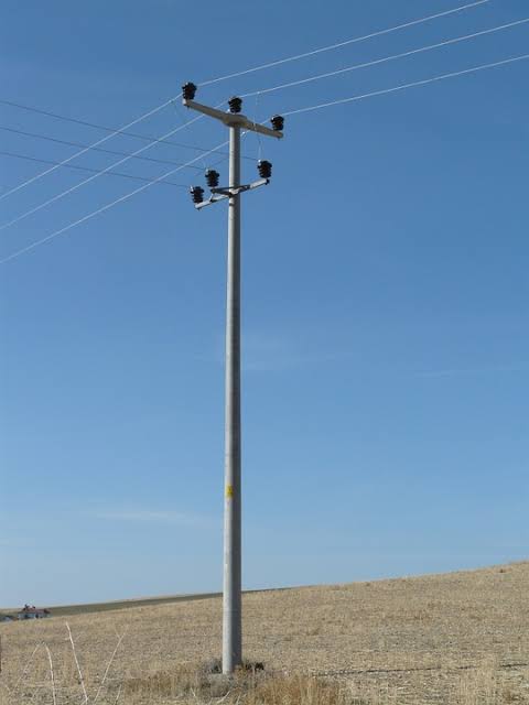 Pasca insiden Prabowo ditipu olh Ratna S, Hanura &amp; Projo ramai2 mminta Prabowo mundur dri capres 2019. Nah, ini bru berandai2, misalny prmintaan mreka trkabul nih, lalu krn tdk ada lawan, anggplah lawan Jokowi skrng adlh tiang listrik. Kira2 mnang mana y?
Jkw LIKE
Tiang Listrk RT