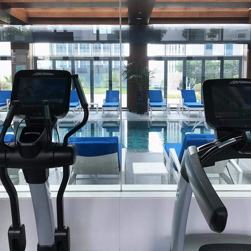 BTArjaan's tweet photo. Stay fit all the year round! From a fully equipped gym with up-to-date equipment to the indoor swimming pool, from the steam room to the sauna; Bodylines Fitness &amp; Wellness offers you all fitness and well-being solutions for your body and health! 🏊 #RotanaBodylines #Fitness https://t.co/DY31l2Oe2n