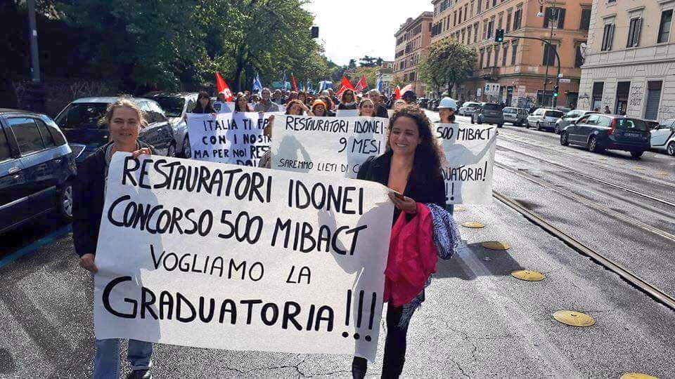 GParcadi's tweet photo. #manifestazioneculturaelavoro oggi #6ottobre per il #lavoro i #funzionarirestauratoridimenticati
@BonisoliAlberto #bonisoli attendiamo la Graduatoria da quasi un anno @miriconosci @_MiBAC @AgCultNews #primapagina #roma #Restauratori https://t.co/EQhtFUXdPT
