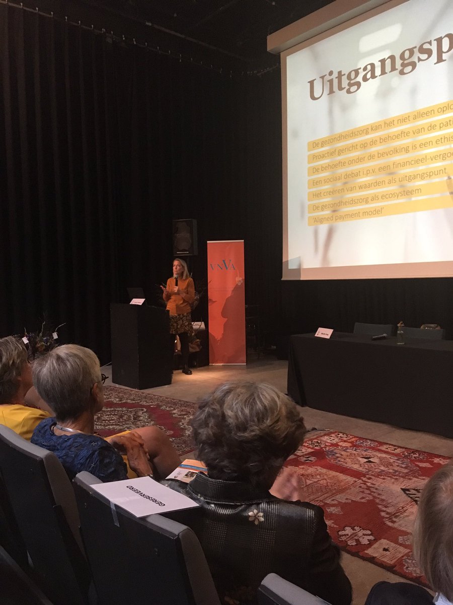 Inspiratie over #solidariteit in de zorg door <a href="/carinahilders/">Carina Hilders</a> tijdens #lustrumcongres #VNVA