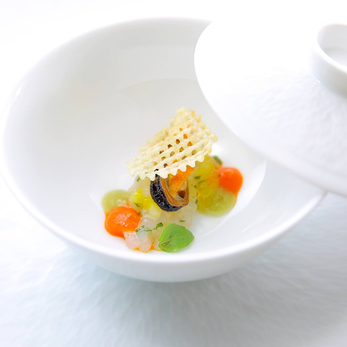 Ce midi, croquez la Mer au restaurant Une Table au Sud ;) #SaveursMaritimes #UneTableAuSud #LuluDuVieuxPort #Marseille