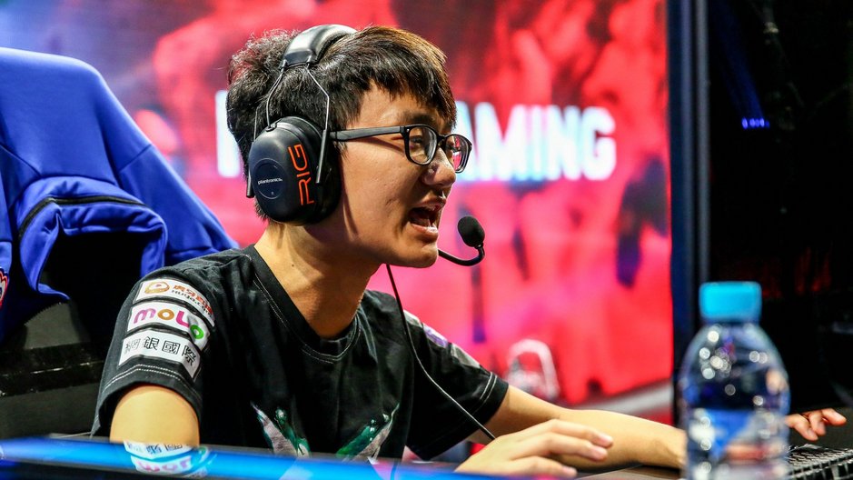 Panda_Stat's tweet photo. Time for the main groups stage of #Worlds2018 ! Starting with group A, 1st seed @flashwolves2013 and their star player SwordtArt 🇹🇼 with a 6.95 KDA through LMS Summer Split, is 🥇1st among supports after a dominating split. https://t.co/RtsrUrQeSq