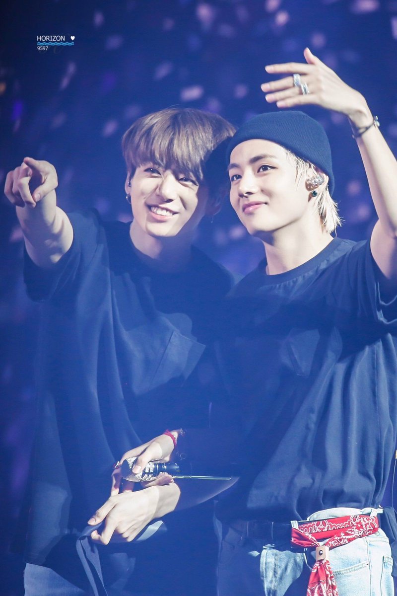 kookpiics's tweet photo. 🐰🐯 https://t.co/41Vd6q9Vh7
