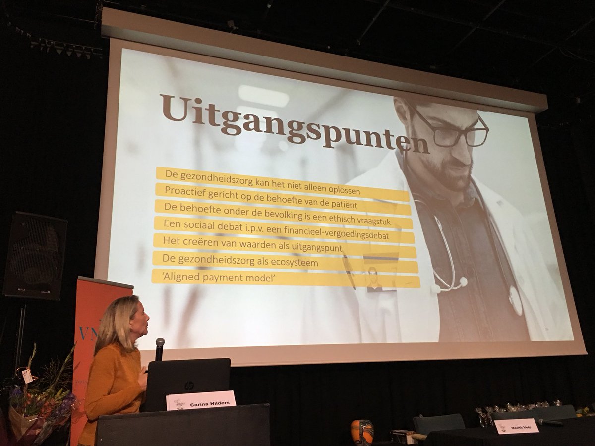 ‘We moeten oa toe naar een sociaal debat ipv een financieel-vergoedingsdebat’ zegt gynaecologe en ziekenhuisdirecteut <a href="/carinahilders/">Carina Hilders</a> tijdens <a href="/VNVA1/">VNVA</a> jubileumcongres #HealthForAll