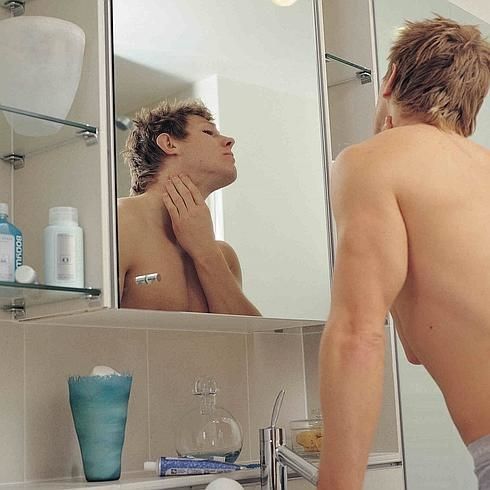 BarberApp_'s tweet photo. Los hombres pueden dedicar de media 780 horas durante su vida a cuidar su #barba. Descubre otras 9 curiosidades en este artículo https://t.co/Uod9J2tNSk

#barbudo #barbershop #barbero https://t.co/9I9YEdSLds