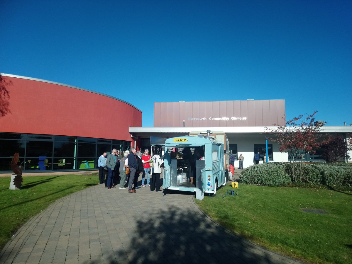 bookmarkblair's tweet photo. We've got beautiful blue skies for #Bookmark18 & a great programme still to come. https://t.co/OPiRXrtQ9j https://t.co/gFSAysnWqZ