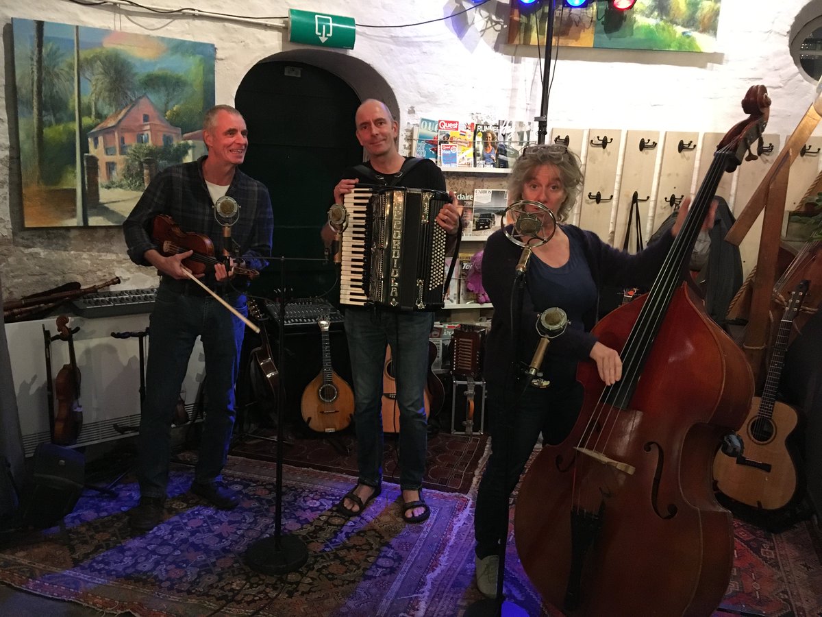 Er zijn nog kaarten!! Gisteravond was Marjolein Meijers in Wijhe. Vanavond in Olst. Voor info en kaarten theateraandeijssel.nl