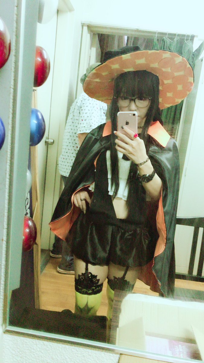 民安ともえ Vtuberたみー 9 6 は動画投稿月間 さて 30ふん押しでスタート Sharing Anigamスタート 凛々蝶様ハロウィンコスで 歌詞みないと歌えない系の歌を歌わせていただきます もーりあーがろー