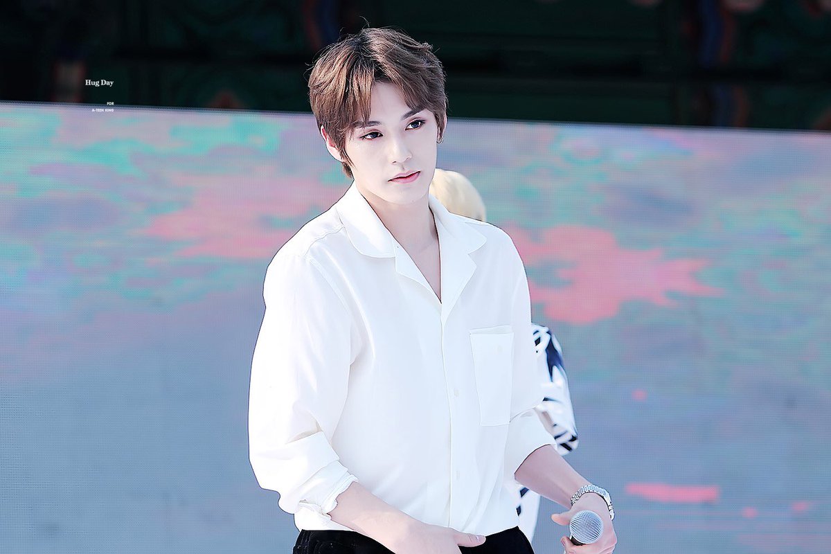 19981214com's tweet photo. 170617 한지패션쇼
내 폰에 비밀버노 그대logo ,, ｡ﾟ♡¸¸♬* ゜ 
#ATEEN #에이틴 #KING https://t.co/U7oQO8aNe9