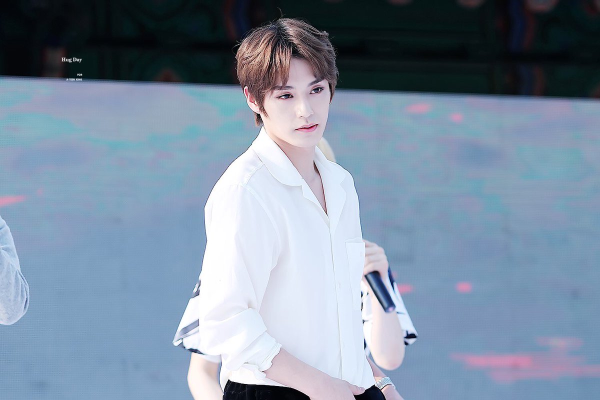 19981214com's tweet photo. 170617 한지패션쇼
내 폰에 비밀버노 그대logo ,, ｡ﾟ♡¸¸♬* ゜ 
#ATEEN #에이틴 #KING https://t.co/U7oQO8aNe9