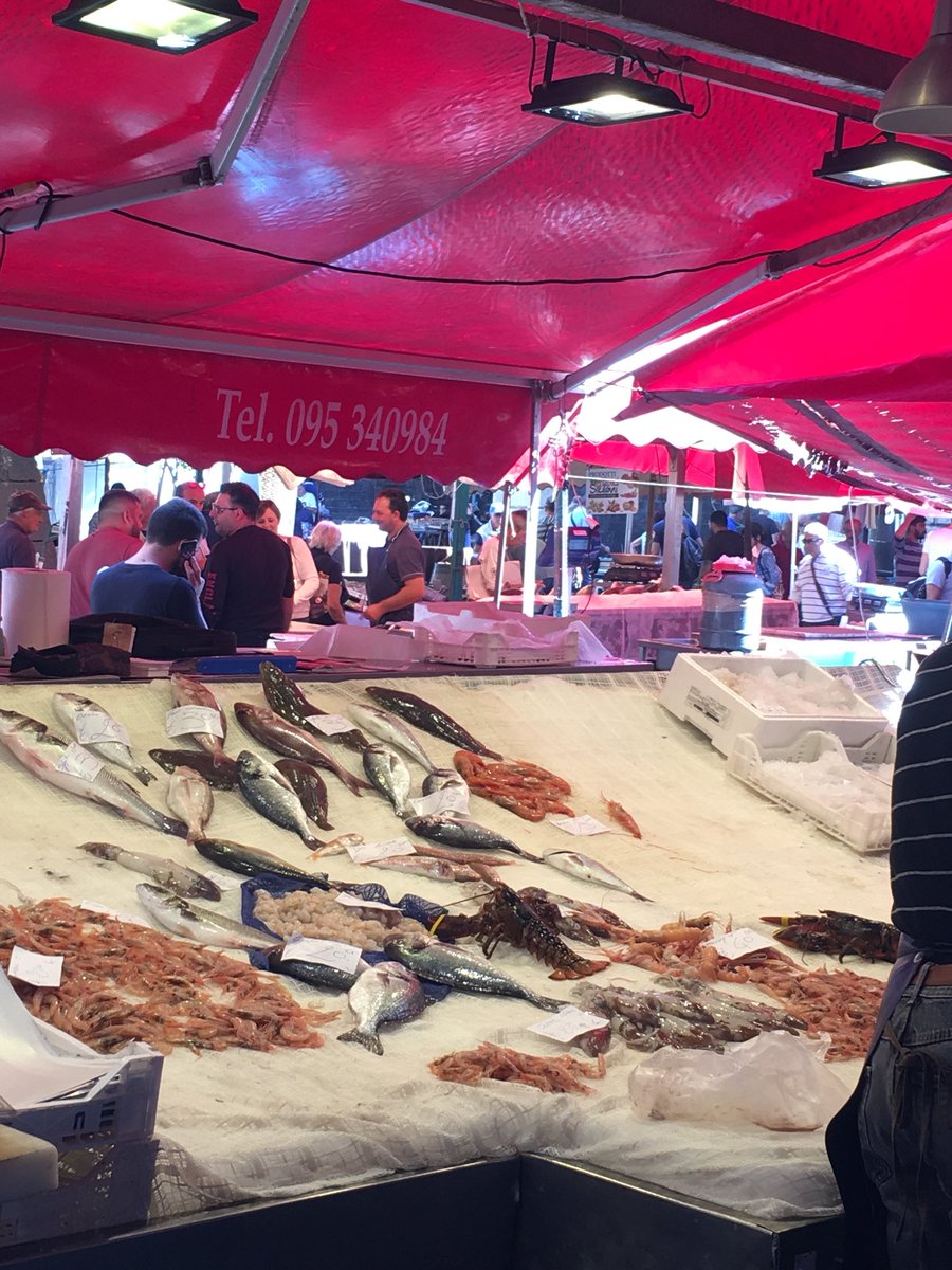 Impastandoa4man's tweet photo. Oggi social reporter di @saygoodITA per promuovere la festa delle attività in proprio di @METRO_Italia Ci troviamo a Catania da MM un bel ristorantino nel bel mezzo del mercato del pesce in centro città #9OttobreNightOut #loveownbusiness #SayGoodEvents #ad https://t.co/w2bkELZzTq