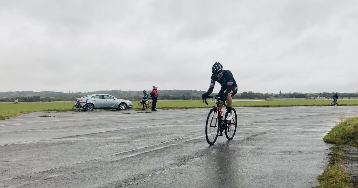 WLR_CC's tweet photo. WLRCC Race Team today braving the elements at Abingdon crust Race,puncture put pay to @fijikimbo but @rtottle did really well & was just out the points #WLRCC #Wlrccraceteam #buildingtheclub https://t.co/Kp3VDe0CbH