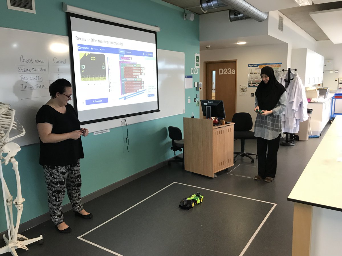USWEduSTEM's tweet photo. Introduction to coding for Robot Wars!
#STEM #Technology #microbit https://t.co/mXgaUdW1p3